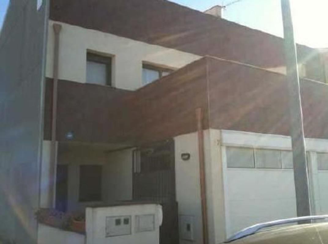 Продажа отдельного шале в  Chalet pareado en Calle de Joan Maragall, Palau-Solità i Plegamans, Палау-Солита и Плегаманс photo 5