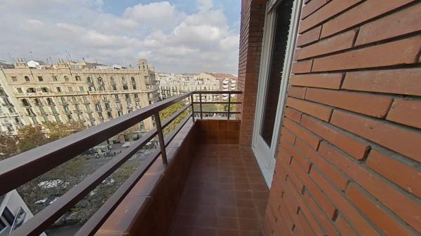 Sale of flat in Piso en Avenida del Paral·lel, El Poble Sec - Parc de Montjuïc, Barcelona, Barcelona
photo 1