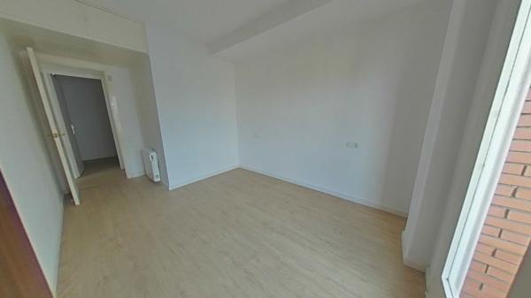 Sale of flat in Piso en Avenida del Paral·lel, El Poble Sec - Parc de Montjuïc, Barcelona, Barcelona
thumbnail 1