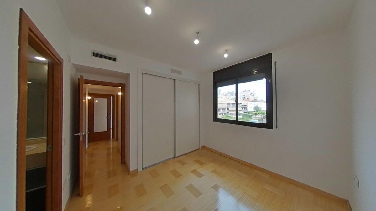 Venta de piso en Piso en Calle ďOurense, Torre-sana, Terrassa, Terrassa
 photo 2