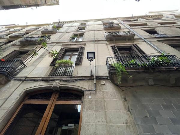 Продажа квартиры на Piso en Calle dels Còdols, El Gòtic, Barcelona, Барселона
photo 1
