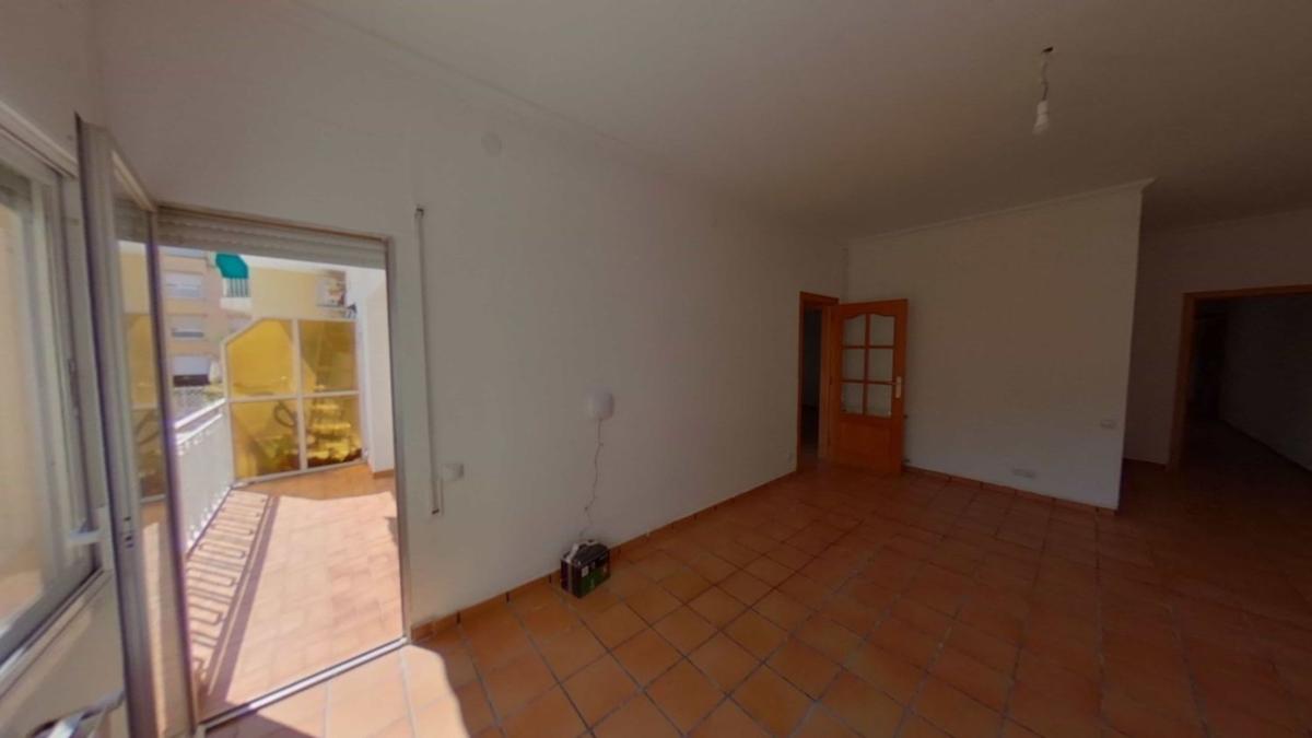 Sale of apartment in Piso en Avenida de Manuel Girona, El Castell-Poble Vell, Castelldefels, Castelldefels
 photo 2