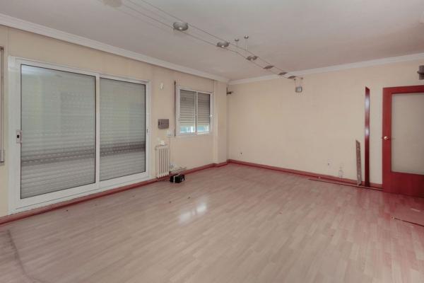 Sale of flat in Piso en Calle de Magalhães, El Poble Sec - Parc de Montjuïc, Barcelona, Barcelona
thumbnail 1