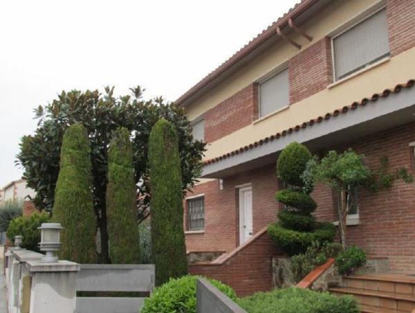 Chalet pareado en Calle Santa Maria del Camí, Montserrat - Zona Passeig - Can Illa, La Garriga photo 1