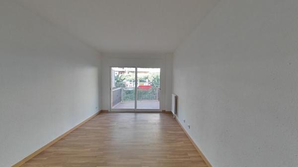 Sale of flat in Piso en Ronda del Guinardó, El Baix Guinardó, Barcelona, Barcelona
thumbnail 1