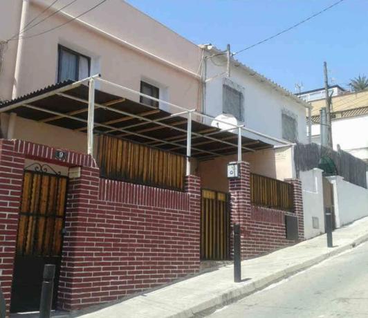 Chalet pareado en Calle del Lliri, Gran Via del Mar-Zona Universitaria, Castelldefels photo