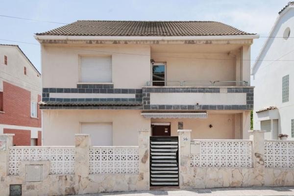 Casa o chalet independiente en Avenida Quinze, Santa Perpètua de Mogoda photo 1