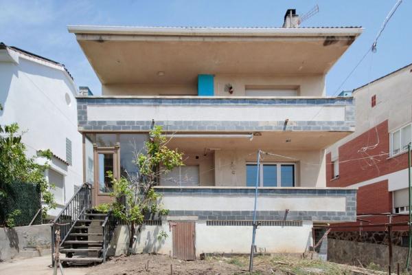 Casa o chalet independiente en Avenida Quinze, Santa Perpètua de Mogoda photo 2