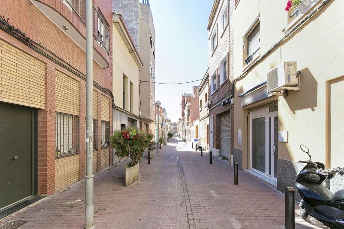 Sprzedaż niezależnego domku jednorodzinnego w  Casa o chalet en Calle de Lepanto, Almeda, Cornellà de Llobregat, Cornellà de Llobregat photo 2