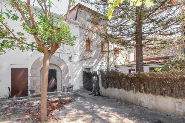 Chalet pareado en Calle de la Rectoria, Centre, Sant Feliu de Llobregat photo 1