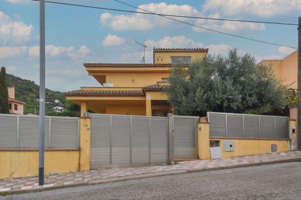 Casa o chalet independiente en Calle Solsonès, 11, Les Creus-Can Feliu de Merola-Can More, Pineda de Mar photo 1