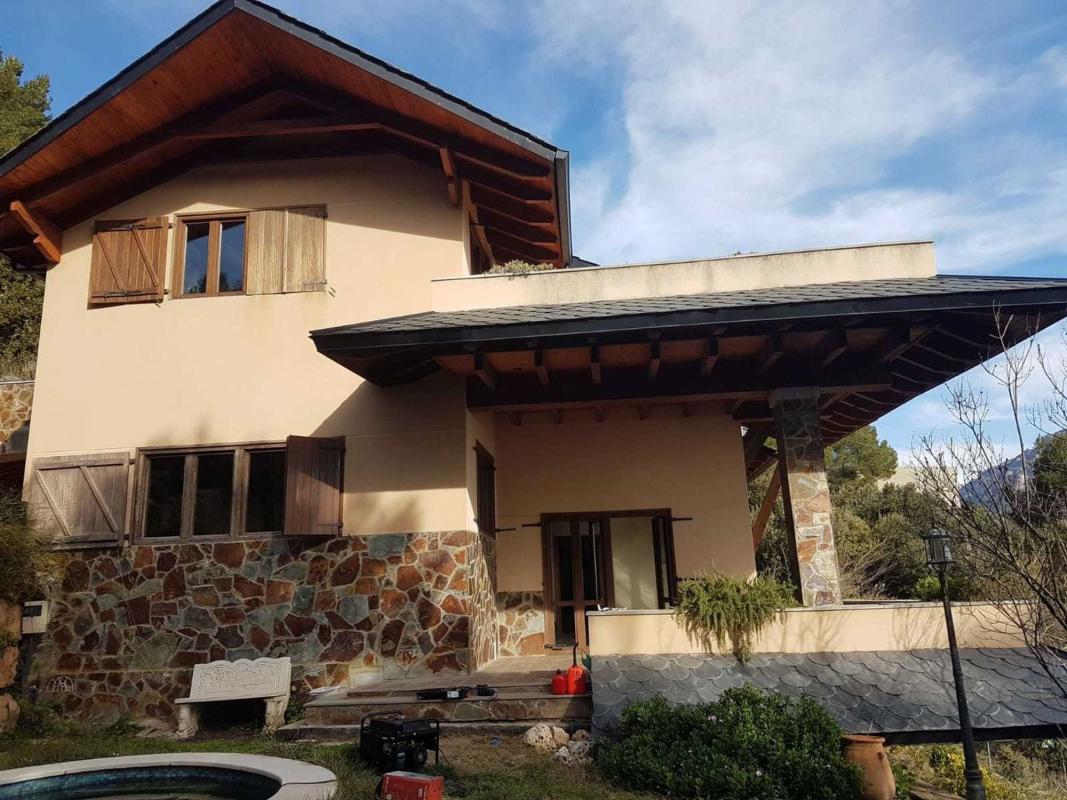 Propiedades en venta y alquiler en España photo 1