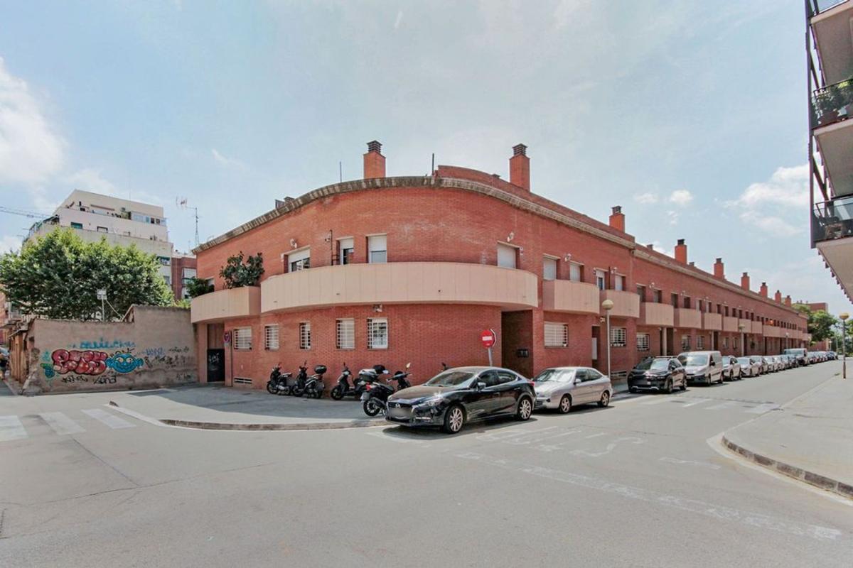 Sprzedaż mieszkania w Piso en Calle de les Nou Cases, Bufalà, Badalona, Badalona
photo 1