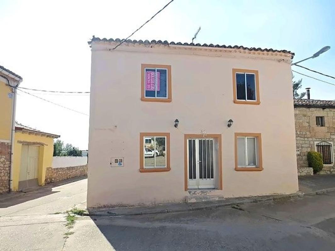 Sprzedaż niezależnego domku jednorodzinnego w Casa o chalet en Calle Cerca, Estépar, Estépar photo 1