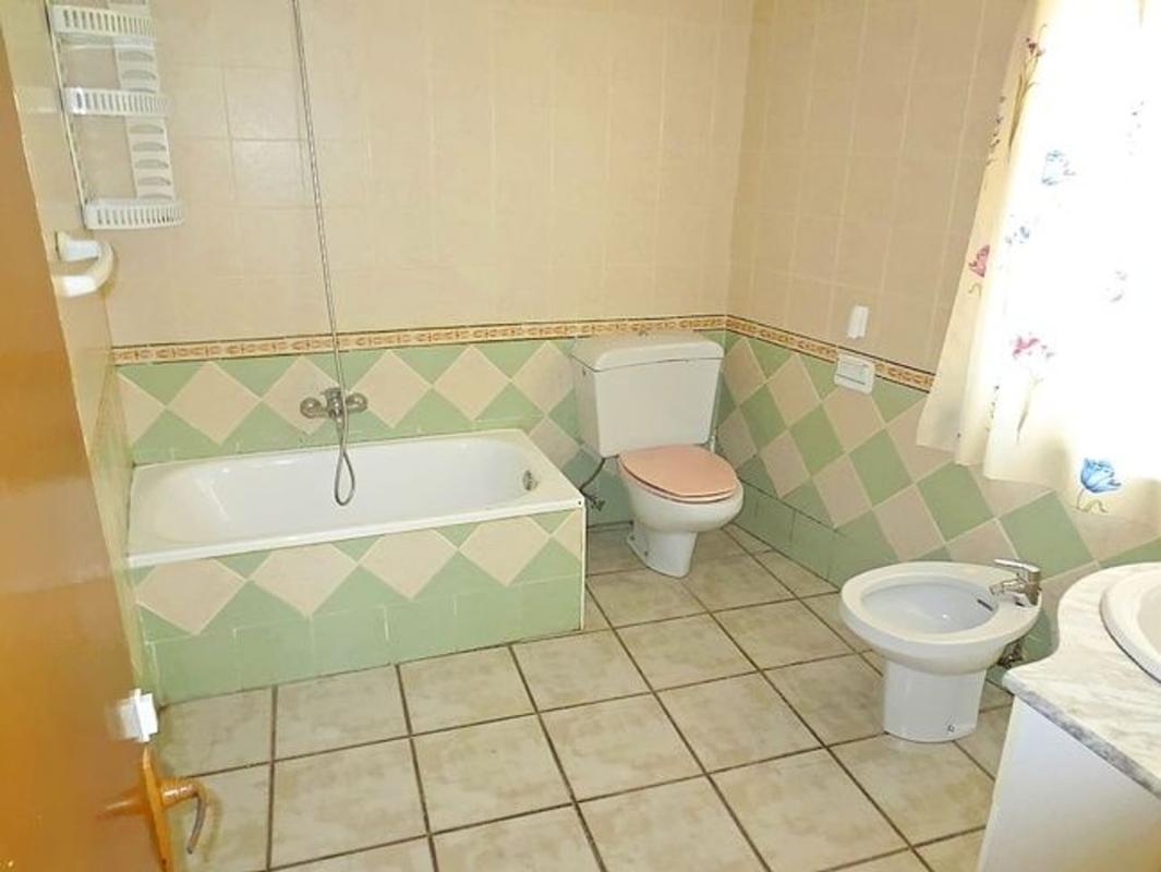 Sprzedaż niezależnego domku jednorodzinnego w Casa o chalet en Calle Cerca, Estépar, Estépar photo 5