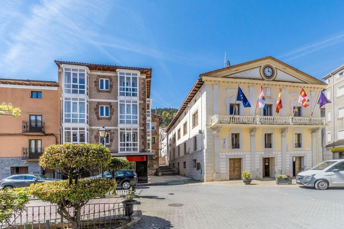 Venta de piso en Piso en Plaza Gervasio Zaldo Zaldo, Pradoluengo, Pradoluengo
photo 1