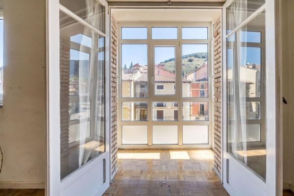 Продажа квартиры на Piso en Plaza Gervasio Zaldo Zaldo, Pradoluengo, Прадолуэнго
 photo 4