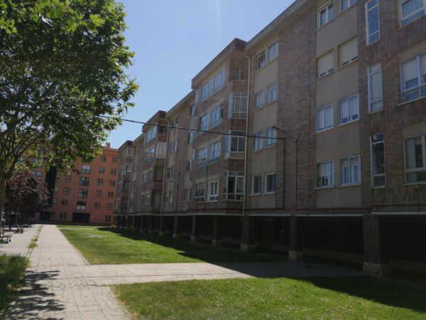 Продажа квартиры на Piso en Plaza Velázquez, Allendeduero - Barrio de la Estación, Aranda de Duero, арандa де дуэро
thumbnail 1