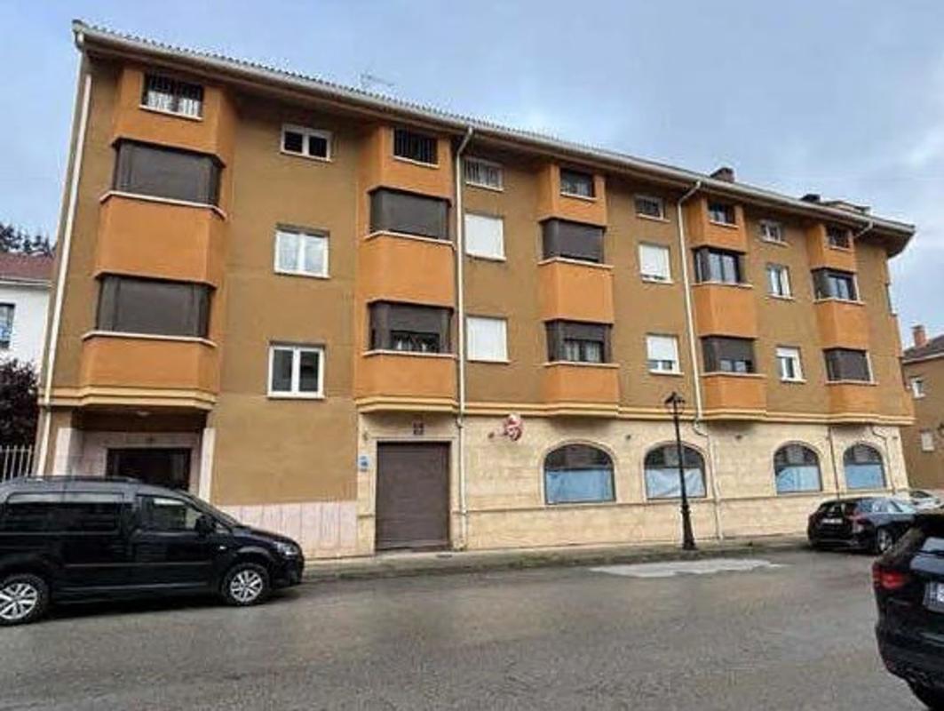 Продажа квартиры на Piso en Calle Sagrada Familia, Pradoluengo, Прадолуэнго
photo 1