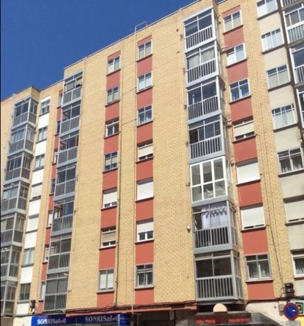 Продажа квартиры на Piso en Calle Alejandro Yagüe, Gamonal - San Bruno - G9, Burgos, Бургос
 photo
