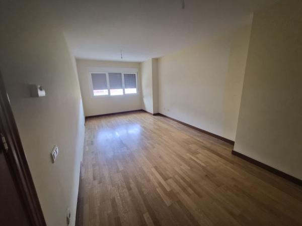 Продажа квартиры на Piso en Calle José María Codón, Villimar - V1 - V2 - S3 - S4 - San Cristobal, Burgos, Бургос
thumbnail 1