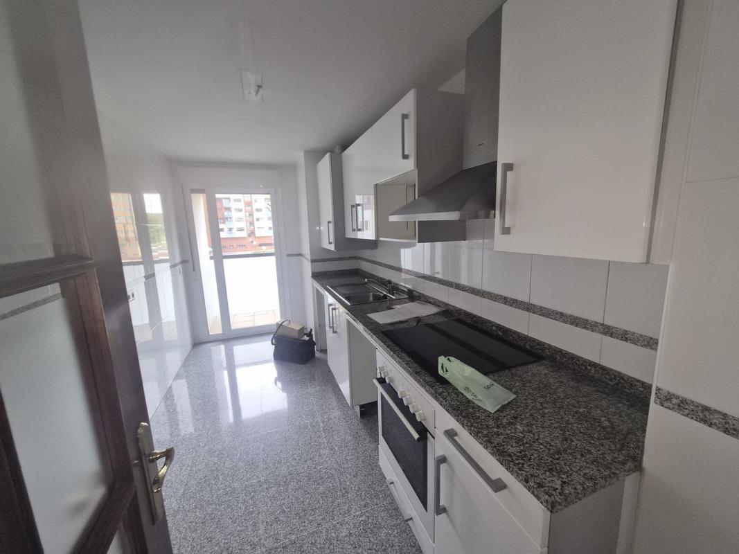 Продажа квартиры на Piso en Calle José María Codón, Villimar - V1 - V2 - S3 - S4 - San Cristobal, Burgos, Бургос
photo 3