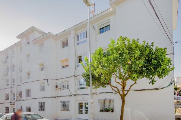 Продажа квартиры на Piso en Calle Guadalquivir, Saladillo - La Piñera, Algeciras, Алхесирас
photo 1