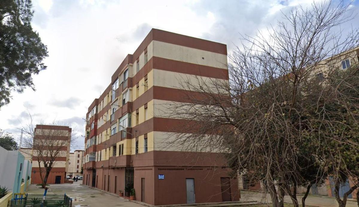 Продажа квартиры на Piso en Calle Virgen de la Sierra, Mondejar-Junquillos, La Linea de la Concepcion, Ла Линеа де ла Консепсьон
photo 1
