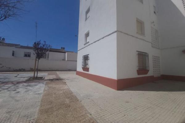 Продажа квартиры на Piso en Calle Hibisco, Núcleo Urbano, Chiclana de la Frontera, Чиклана де ла Фронтера
photo 1