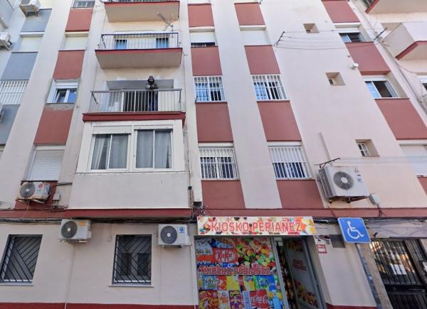 Продажа квартиры на Piso en Calle Padre Pandelo, San José-San Bernardo, La Linea de la Concepcion, Ла Линеа де ла Консепсьон
 photo