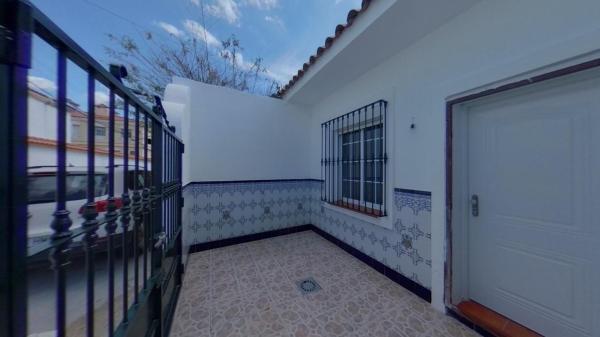 Частный шале на продаже в Casa o chalet en Calle Cabo de Rocas, El Rinconcillo - San José Artesano, Algeciras, Алхесирас photo 1
