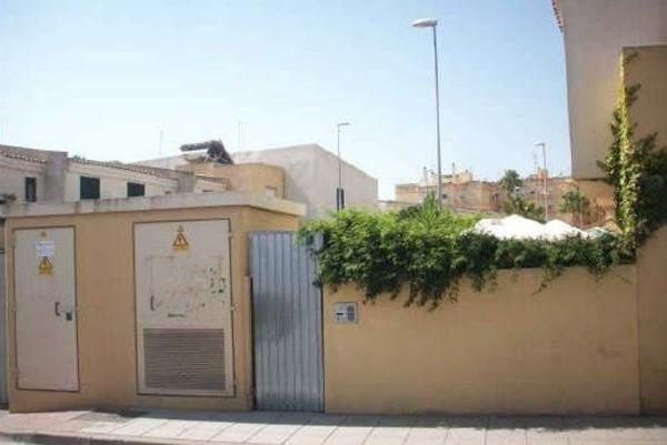 Chalet pareado en Calle Infante Don Alfonso De Orleans - Borbón, Ayuntamiento-Barrio Alto, Sanlúcar de Barrameda photo