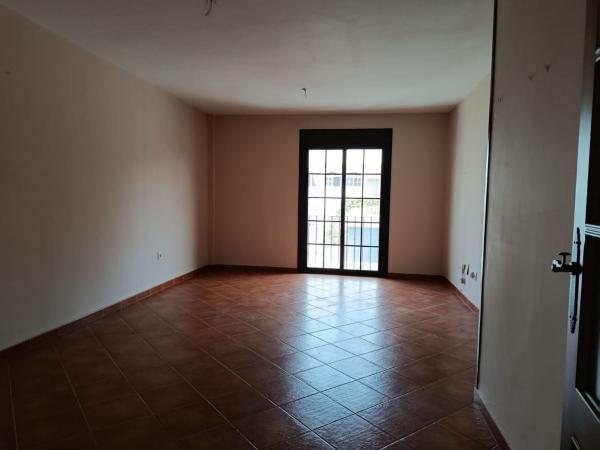Sale of flat in Piso en Calle Fragata, San García - La Juliana, Algeciras, Algeciras
thumbnail 2