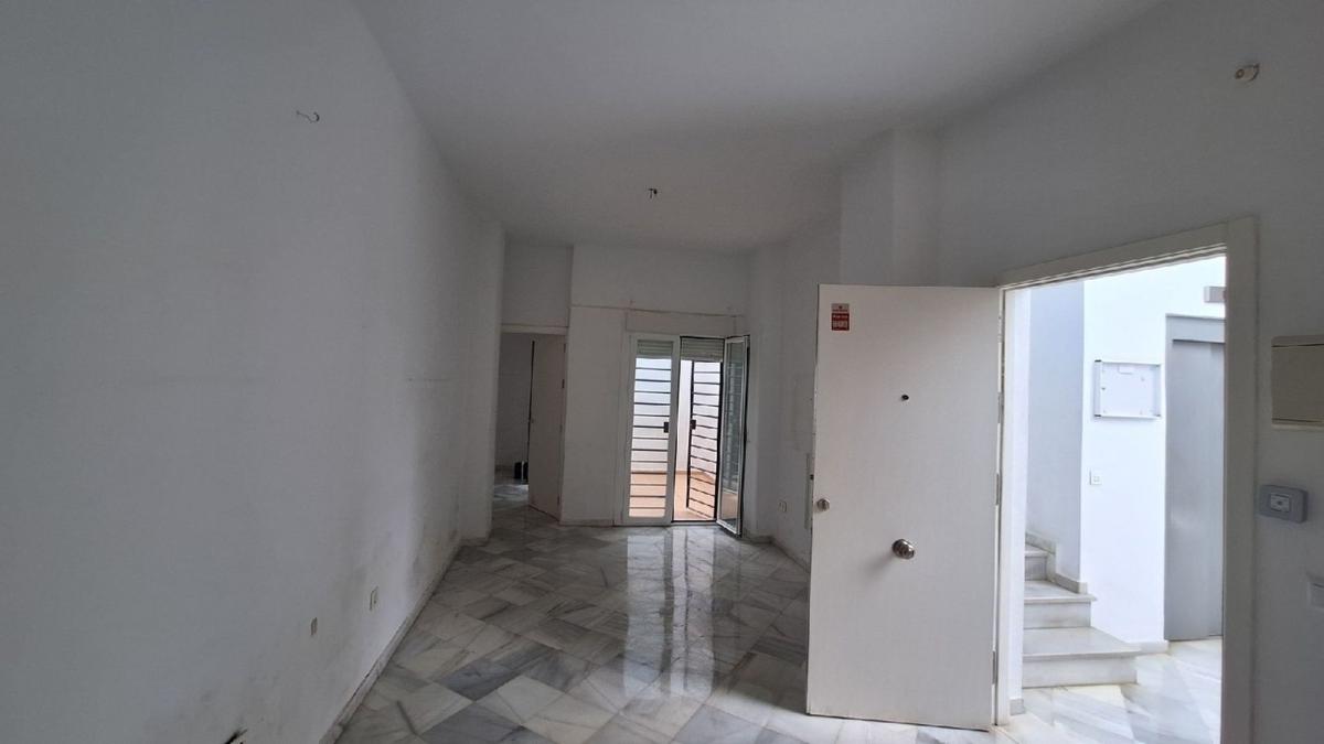 Sale of apartment in Piso en Calle Santa Inés, Centro Histórico - Plaza España, Cádiz, Cádiz
photo 2