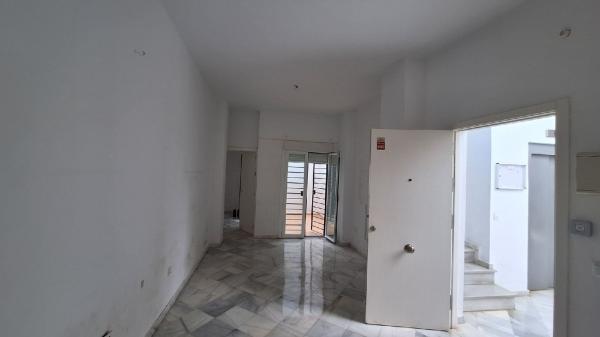 Продажа квартиры на Piso en Calle Santa Inés, Centro Histórico - Plaza España, Cádiz, Кадис
 photo 2