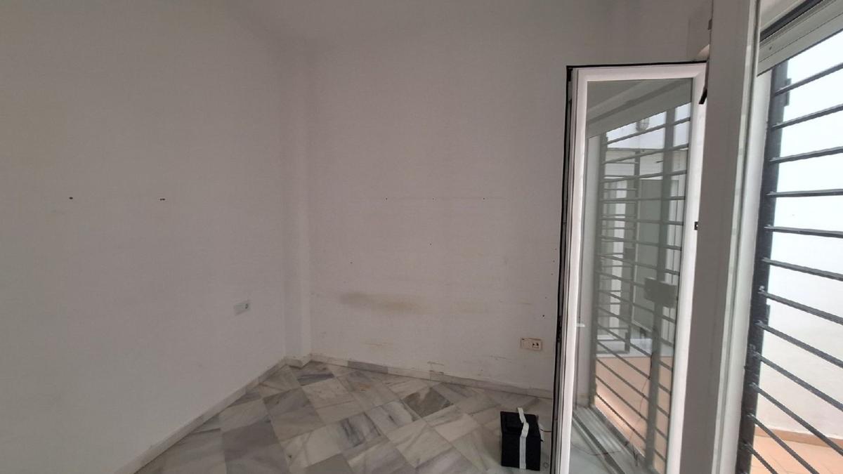 Sale of apartment in Piso en Calle Santa Inés, Centro Histórico - Plaza España, Cádiz, Cádiz
 photo 5