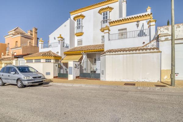 Chalet pareado en Calle Virgen de Barrameda, V Centenario-Piletas-Capuchinos, Sanlúcar de Barrameda photo