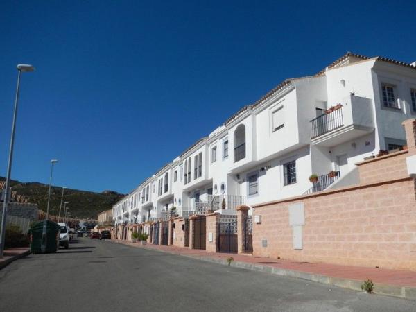 Chalet pareado en Calle Palermo, El Zabal-Santa Margarita, La Linea de la Concepcion photo 1