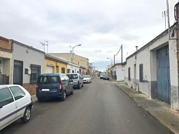Chalet pareado en Calle Isabeles, Tomelloso thumbnail 1