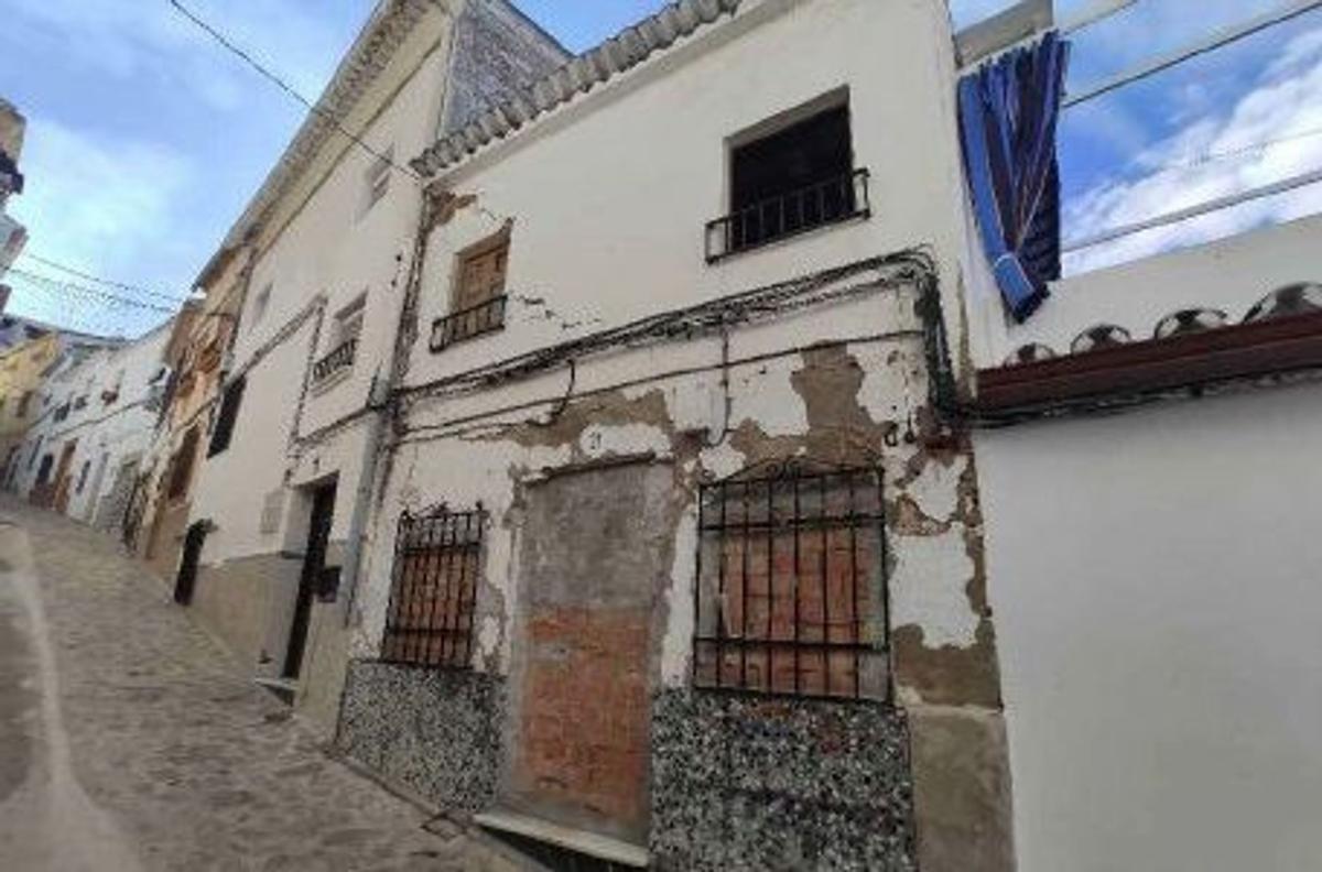 Sprzedaż niezależnego domku jednorodzinnego w  Casa o chalet en Calle Benito Lastres, Baena, Baena photo 3
