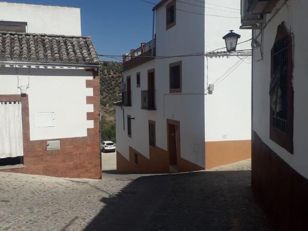 Chalet pareado en Calle Cantones, Montoro photo 4