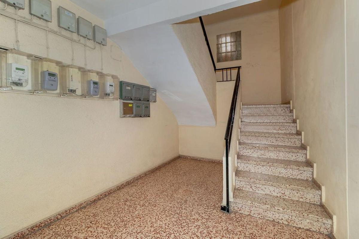 Продажа квартиры на Piso en Calle Delgado, Puente Genil, Пуэнтэ Хенил
photo 1