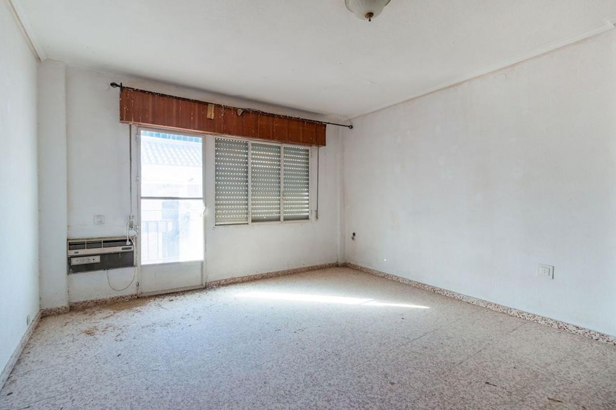 Продажа квартиры на Piso en Calle Delgado, Puente Genil, Пуэнтэ Хенил
photo 2