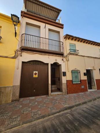 Independent chalet for sale in Casa o chalet en Calle Iznájar, Priego de Córdoba, Priego de Córdoba
 photo 1