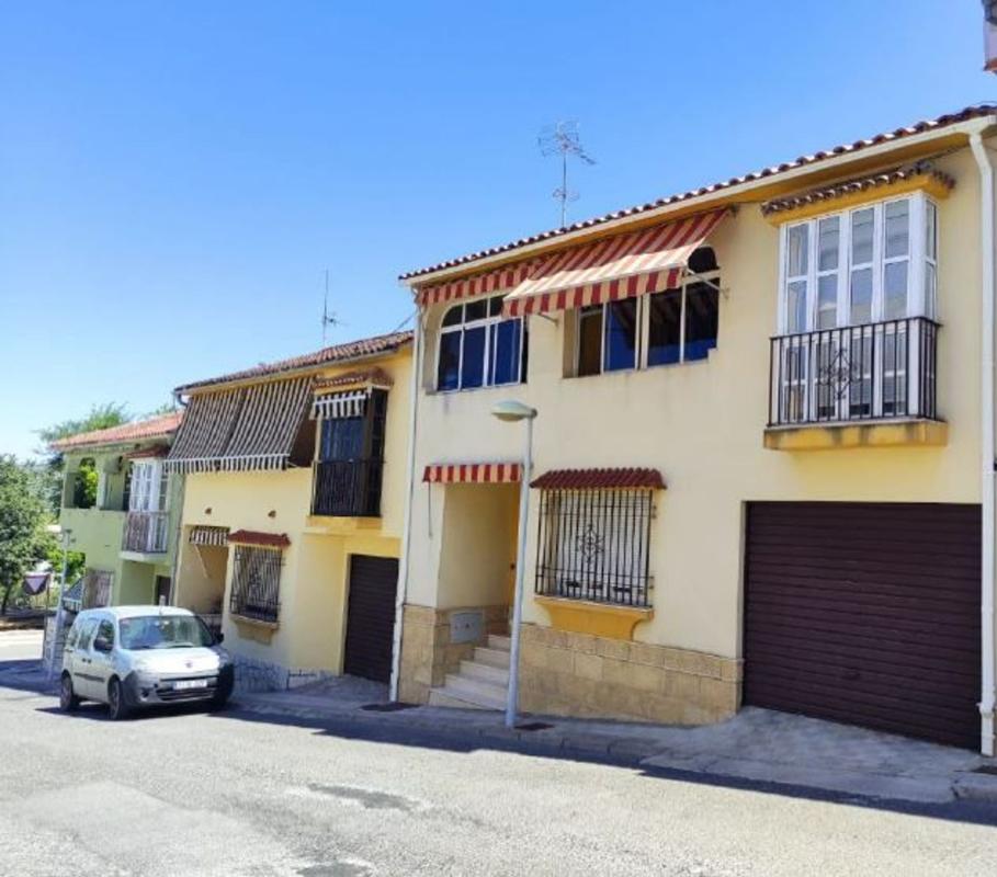 Sale of independent chalet in Chalet pareado en Calle Vicente Aleixandre, Hoya del Molino, Lucena, Lucena
 photo 5