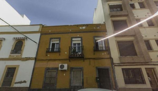 Chalet pareado en Calle Luis Ponce de León, Huerta de la Reina, Córdoba photo