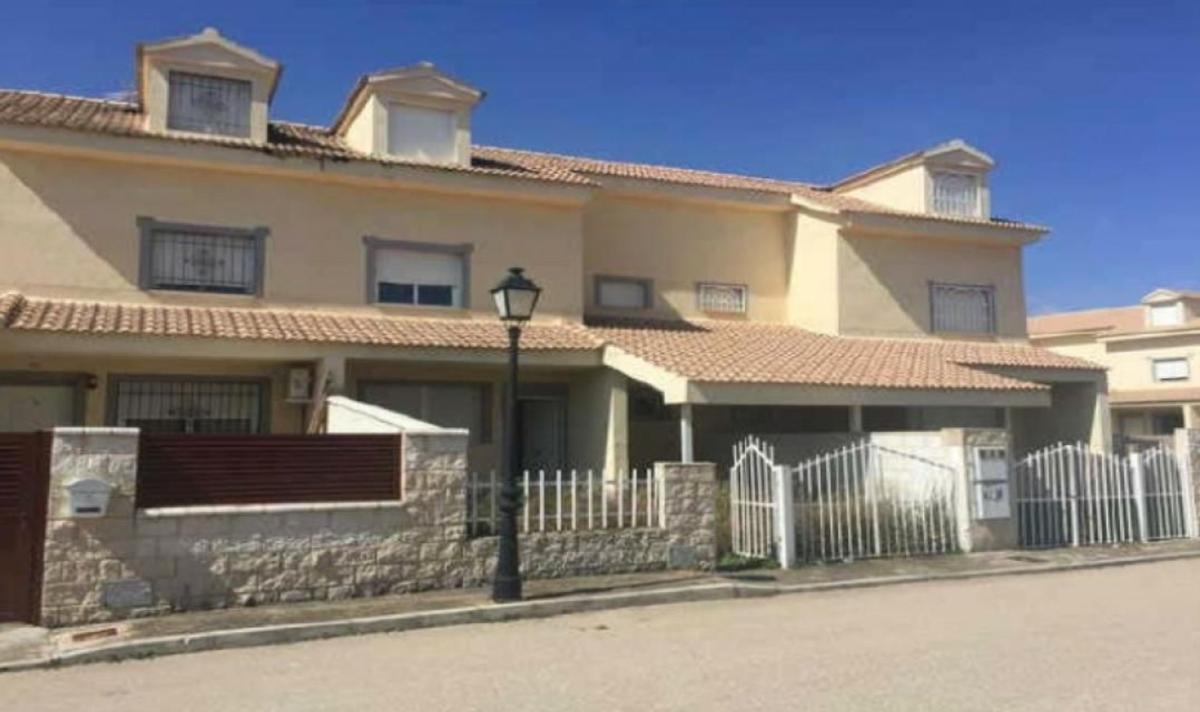 Properties for sale and rent in Spain photo 2