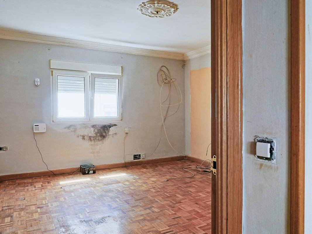 Venta de piso en Piso en Calle Escritor Florencio Martinez Ruiz, Centro, Cuenca, Cuenca
 photo 2