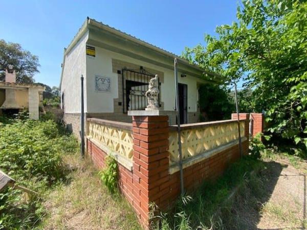 Chalet pareado en Calle del Pou, Riudarenes photo 1