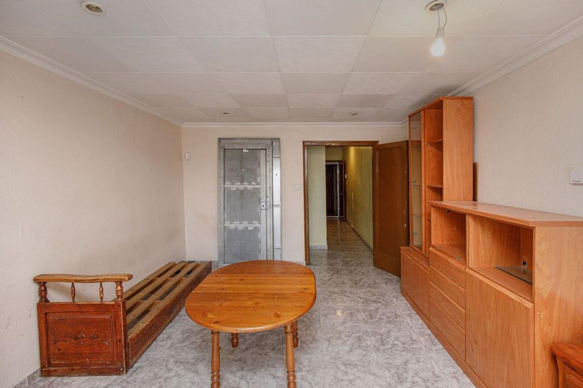 Продажа квартиры на Piso en Calle d'Esteve Vila, Barri dels Escriptors, Salt, Солт
photo 2